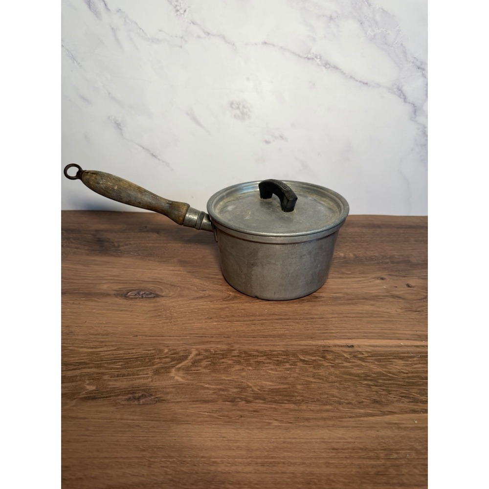 vintage wearever aluminum cookware No 262 1/2 USA With Lid Sauce Pan Pot